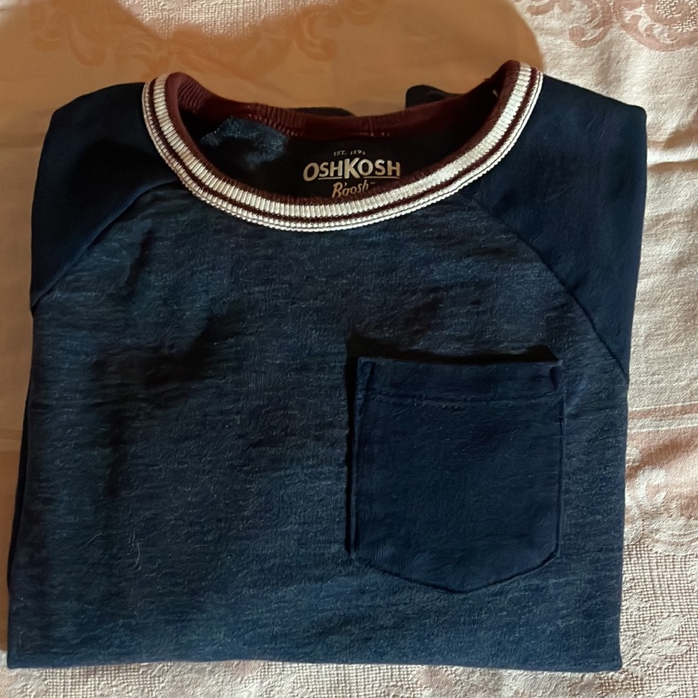🎉3 for $30🎉OshKosh B’gosh the Genuine Article Boy’s pullover, blue maroon (Mlb
